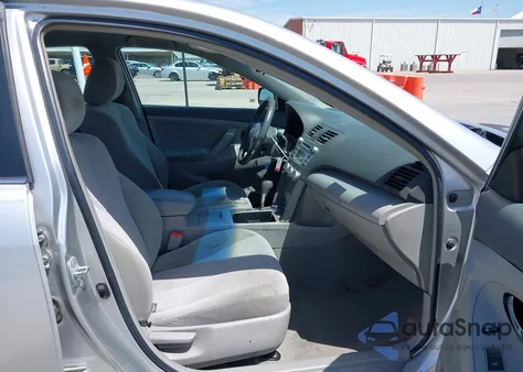 2011 Toyota Camry Le z USA, uszkodzony, nr VIN 4T4BF3EK6BR152655